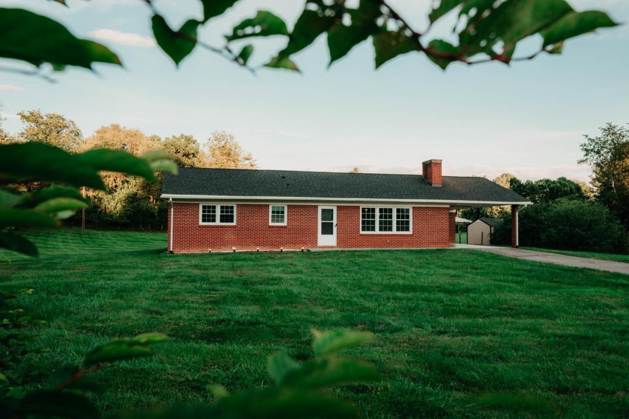ブラックスバーグ Mount Tabor Ranch Near Vt - King Bed/Fast Wi-Fiヴィラ エクステリア 写真